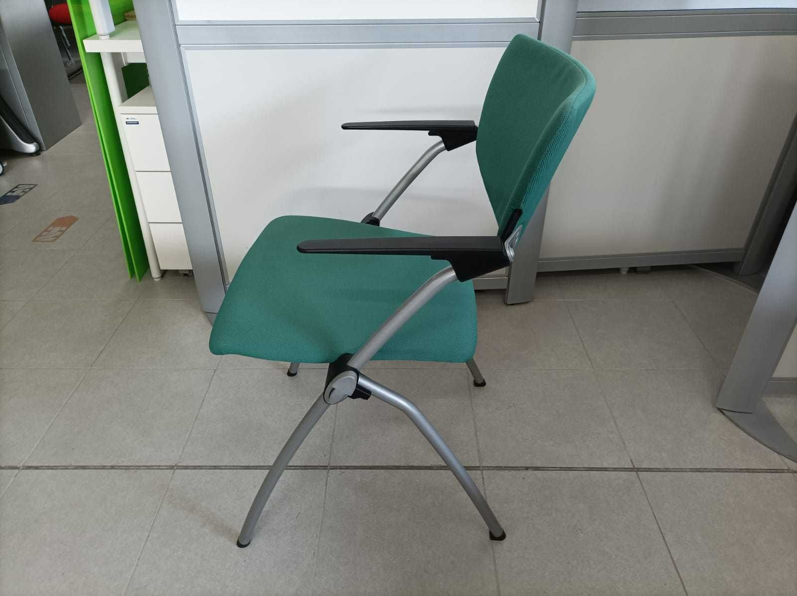 Cadeiras Multiusos e Formação - Tecido Verde, PP Cinza e/ou PP Azul