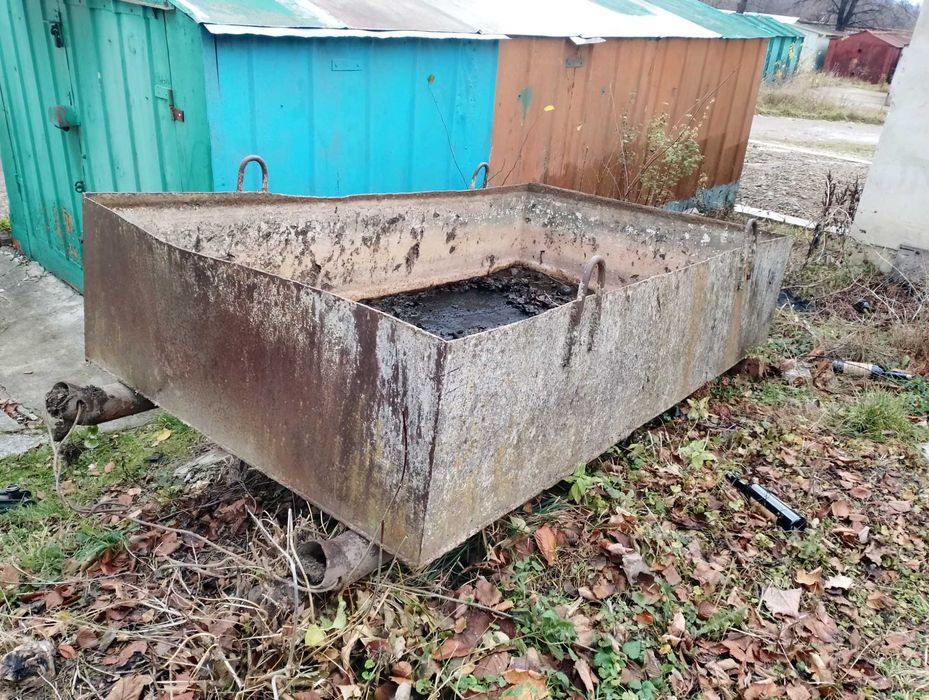 Продам металеву ємність