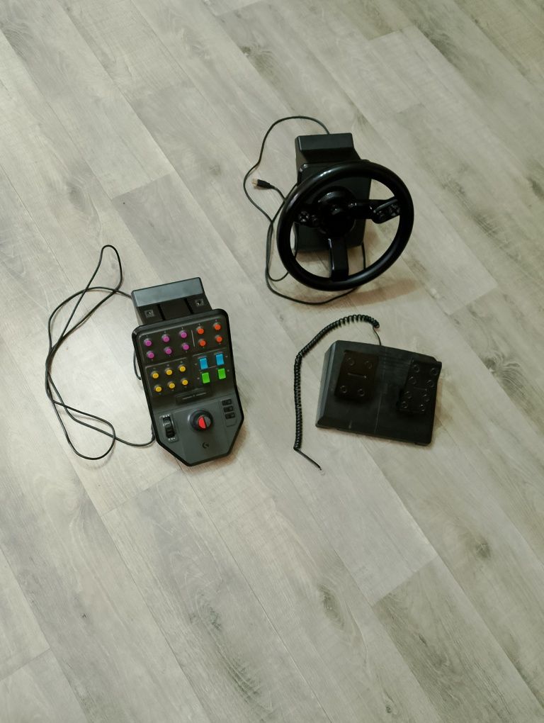 Sprzedam kierownicę Logitech siatek w bardzo dobrym stanie
