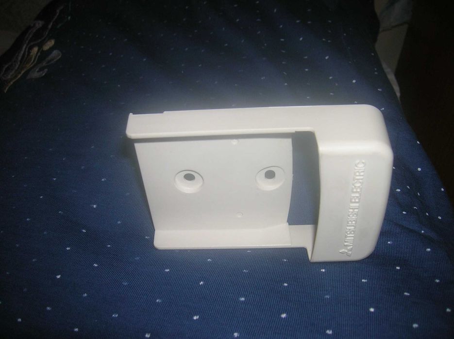 Настенный держатель телефона " Мицубиси электрик" размер 6.2х9.6х2.0см