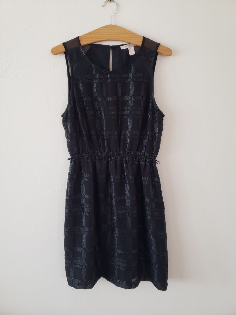 Śliczna czarna błyszcząca sukienka rozmiar M 38