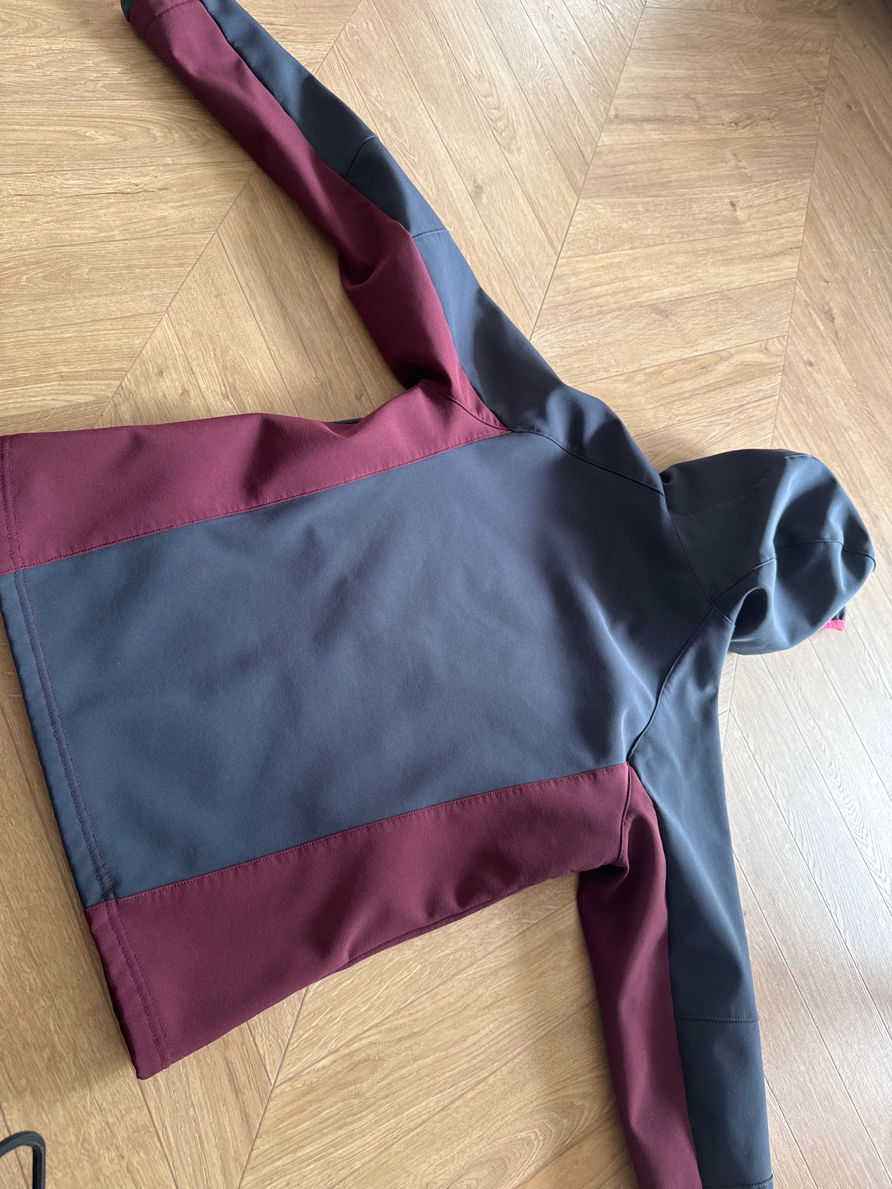 Kurtka softshell  Decathlon Quechua 10-11 lat
