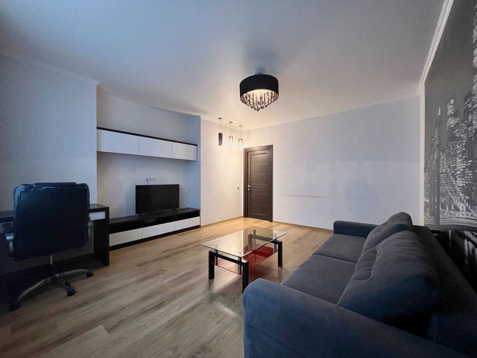 Без комісії. Сучасна 2 к. Монолітний будинок. метро Позняки 2 хв поруч