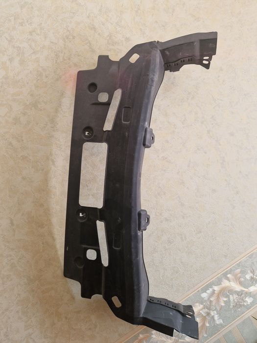 Дефлектор радіатора верхній Mazda CX-3 CX3 KE (2012-2017) DB4G 501C1