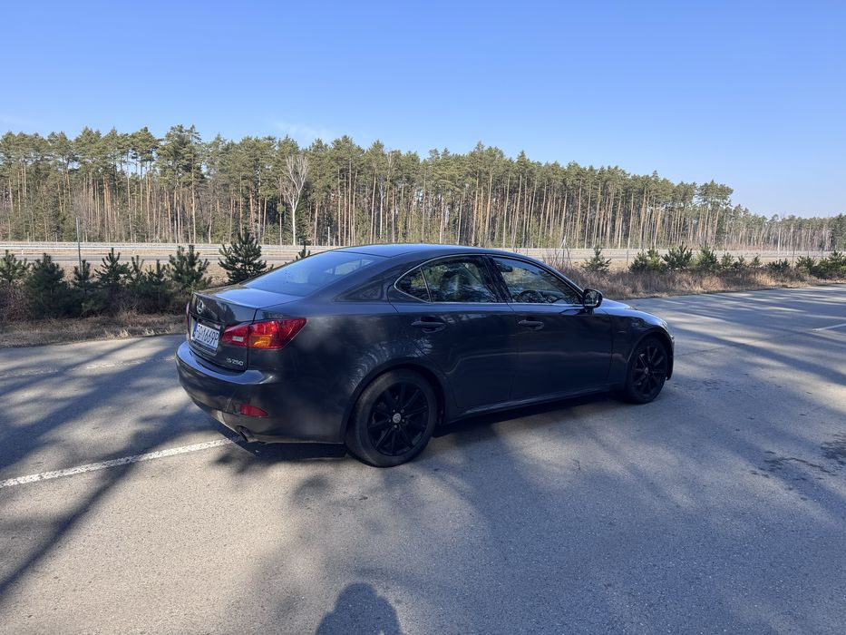 Lexus is250 208km bardzo ładny zadbany możliwa zamiana na stare auto