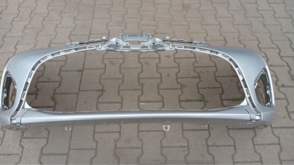 Toyota Yaris III zderzak przedni