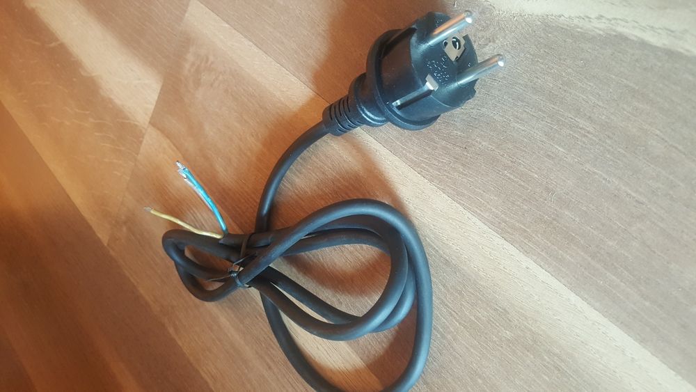 Kabel elektryczny z wtyczka