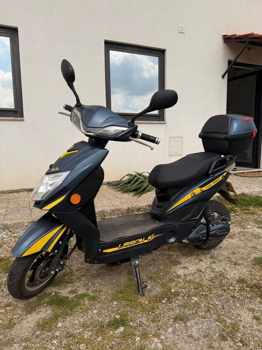 Moto eletrica Com BAG 45km autonomia