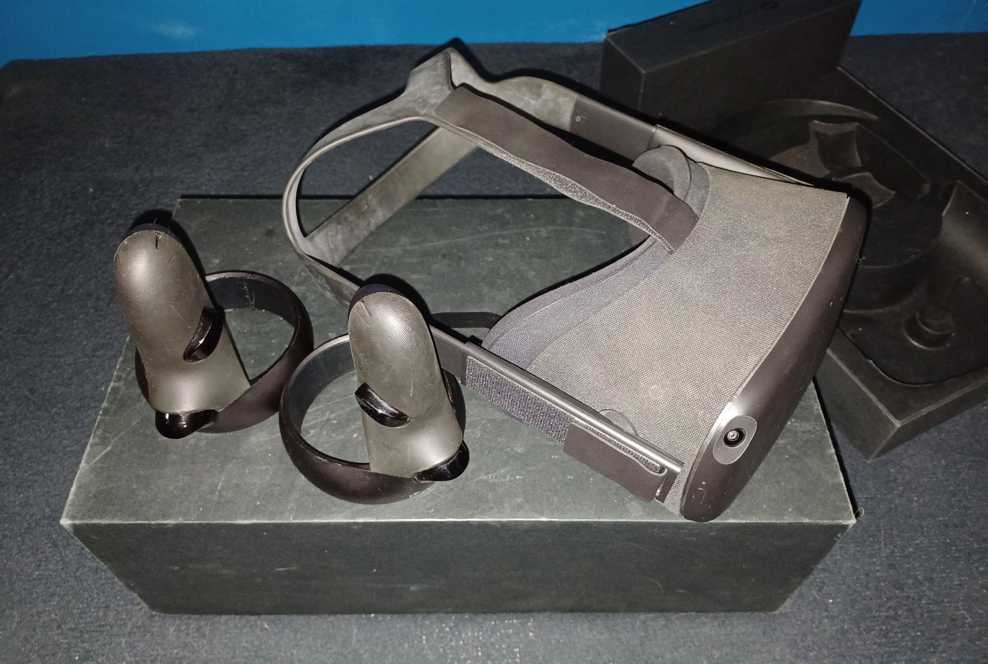 Oculus quest 128GB, lewy pad uszkodzony