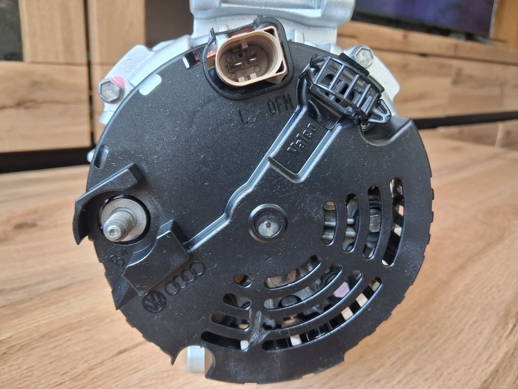 Alternator Valeo 120A Audi A4 B6  1.6 1.8T 2.0 Alt i FSI  B7