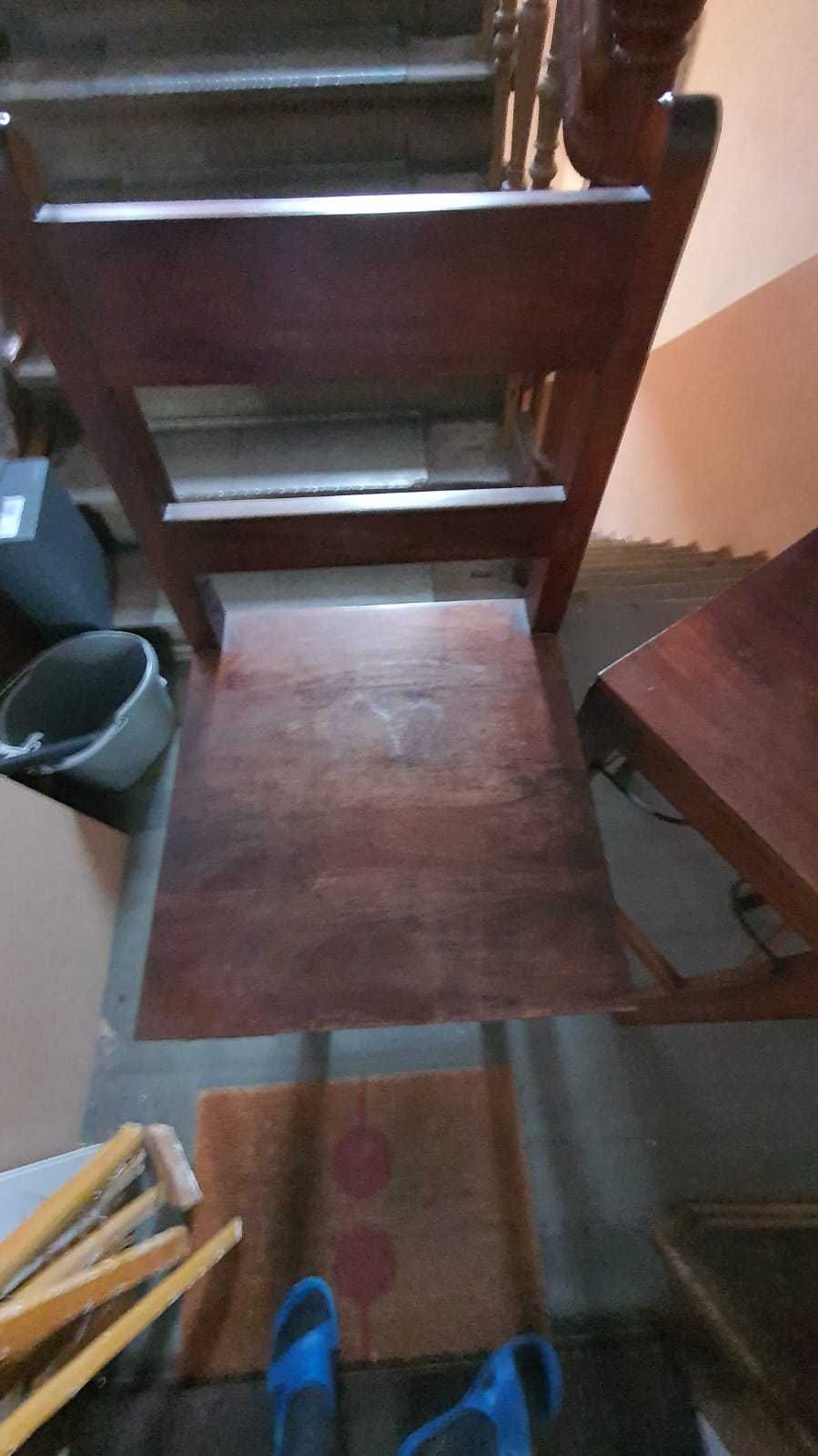 Stół  barowy i dwa wysokie krzesła palisader.