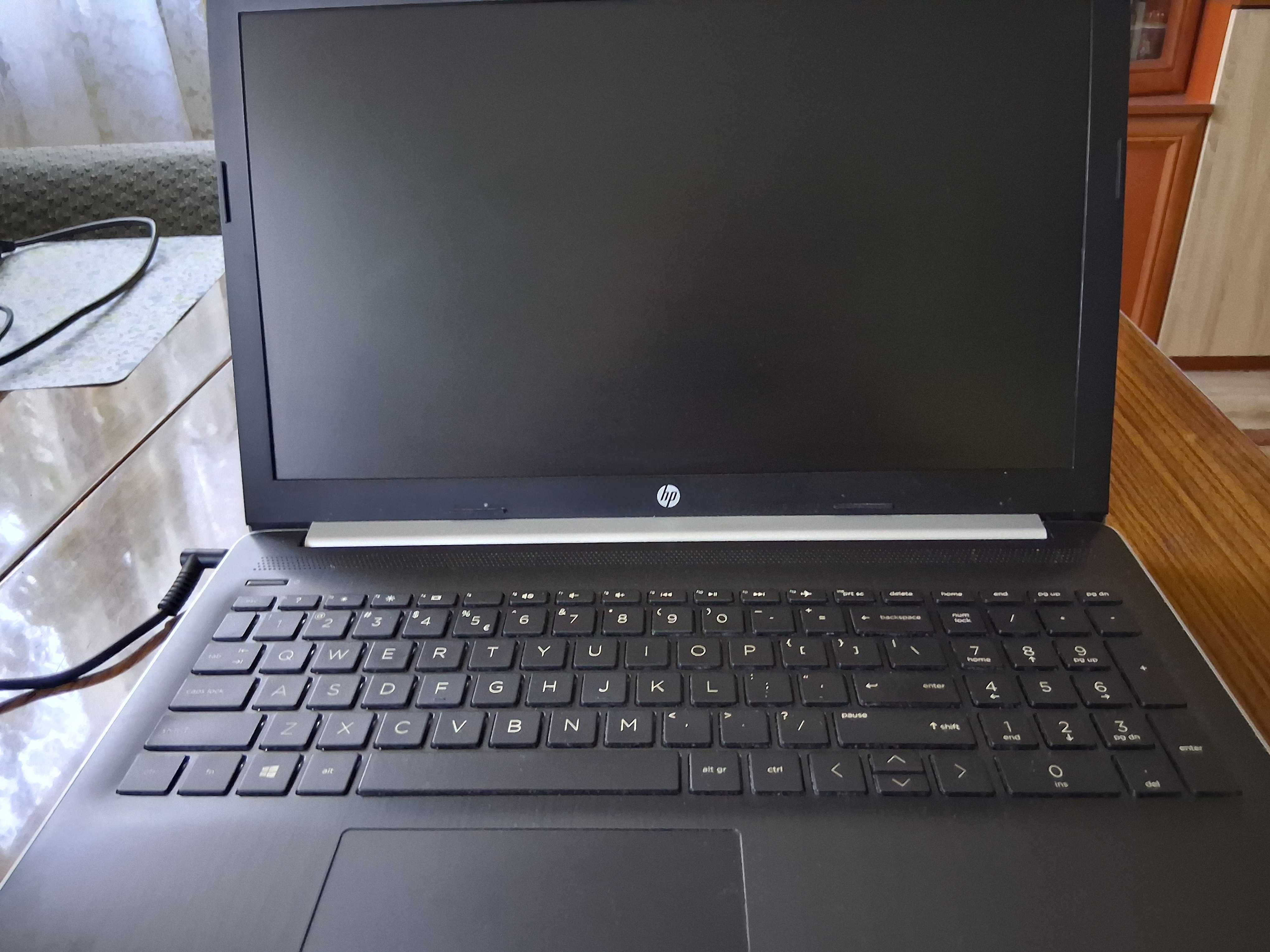 HP  15-db Laptop