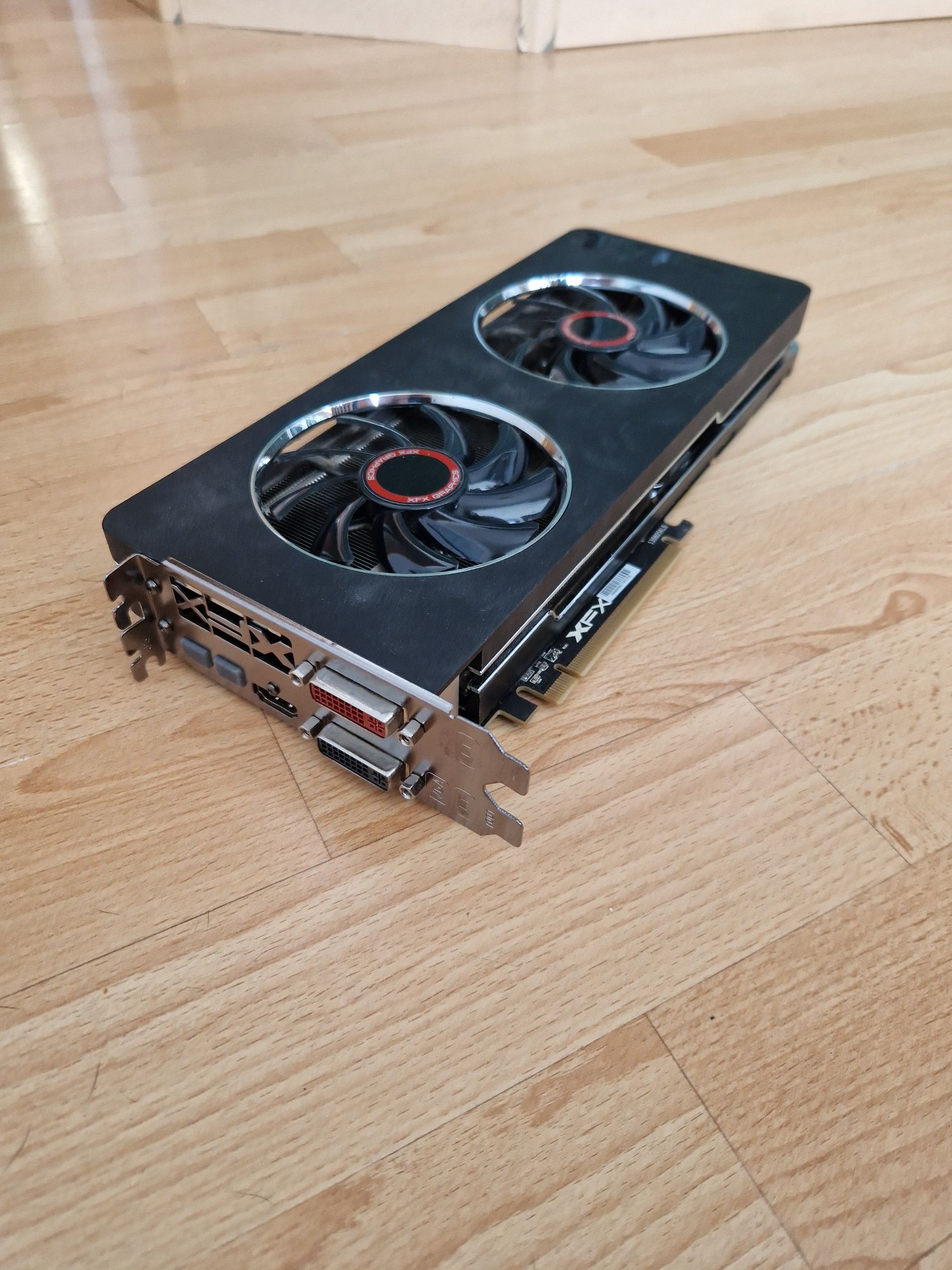 XFX R9 280X 3GB  Відеокарта  Стан гарний