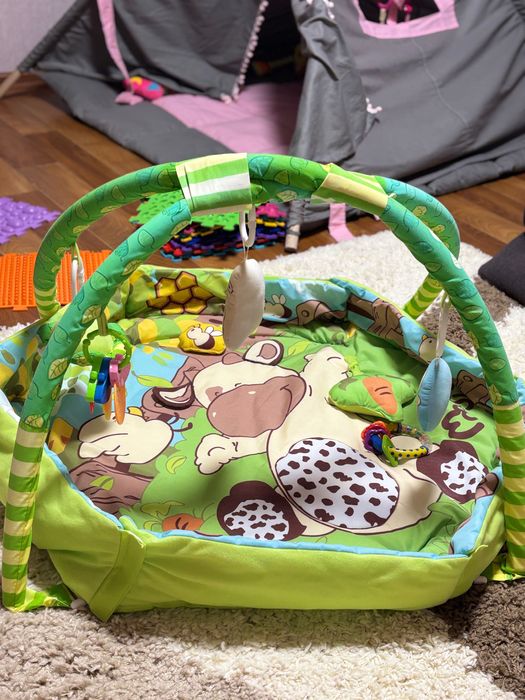 Розвиваючий дитячий килимок