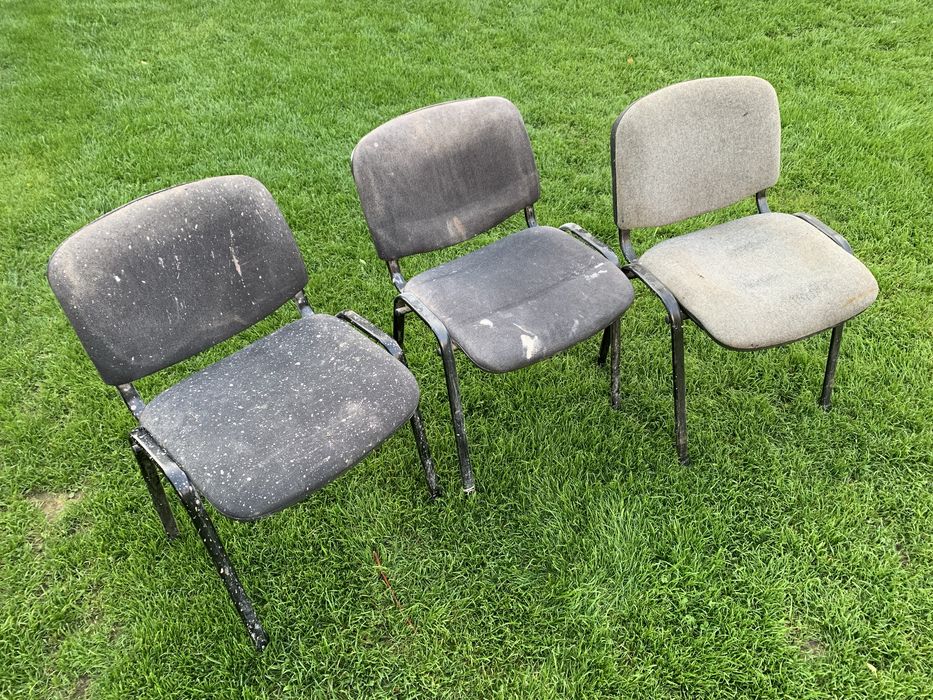 Trzy krzesla ogrodowe biurowe