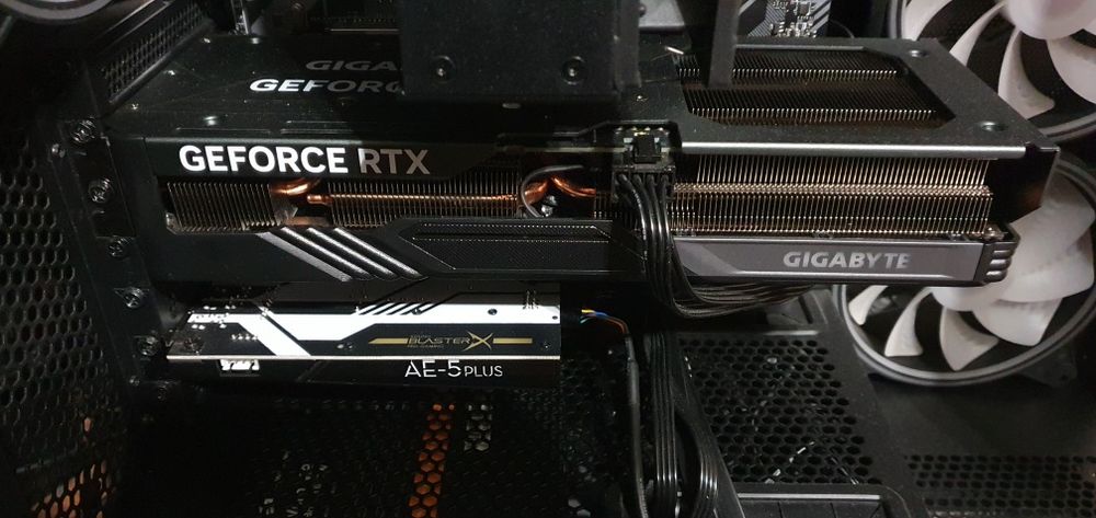 Karta graficzna Gigabyte 4060 TI 16 GB