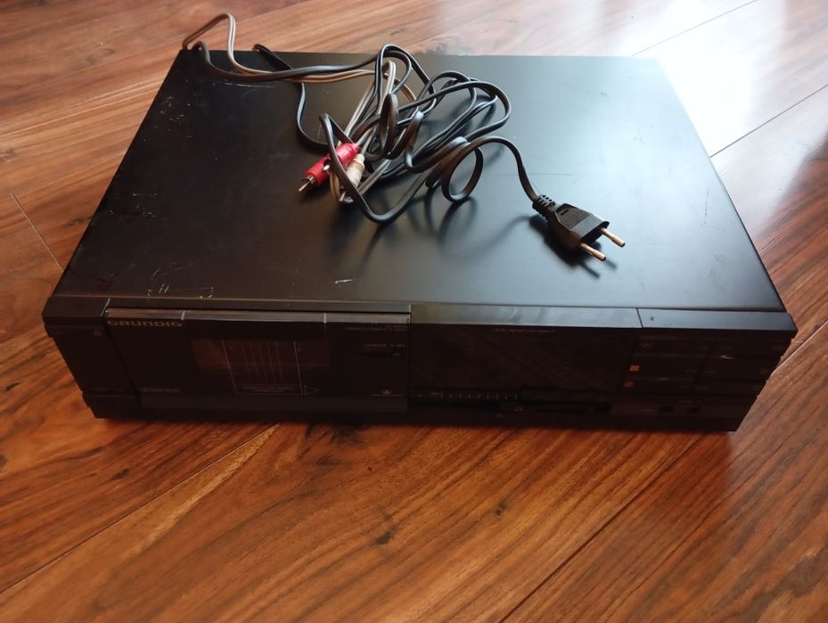 Magnetofon kasetowy Dec Grundig CF8200