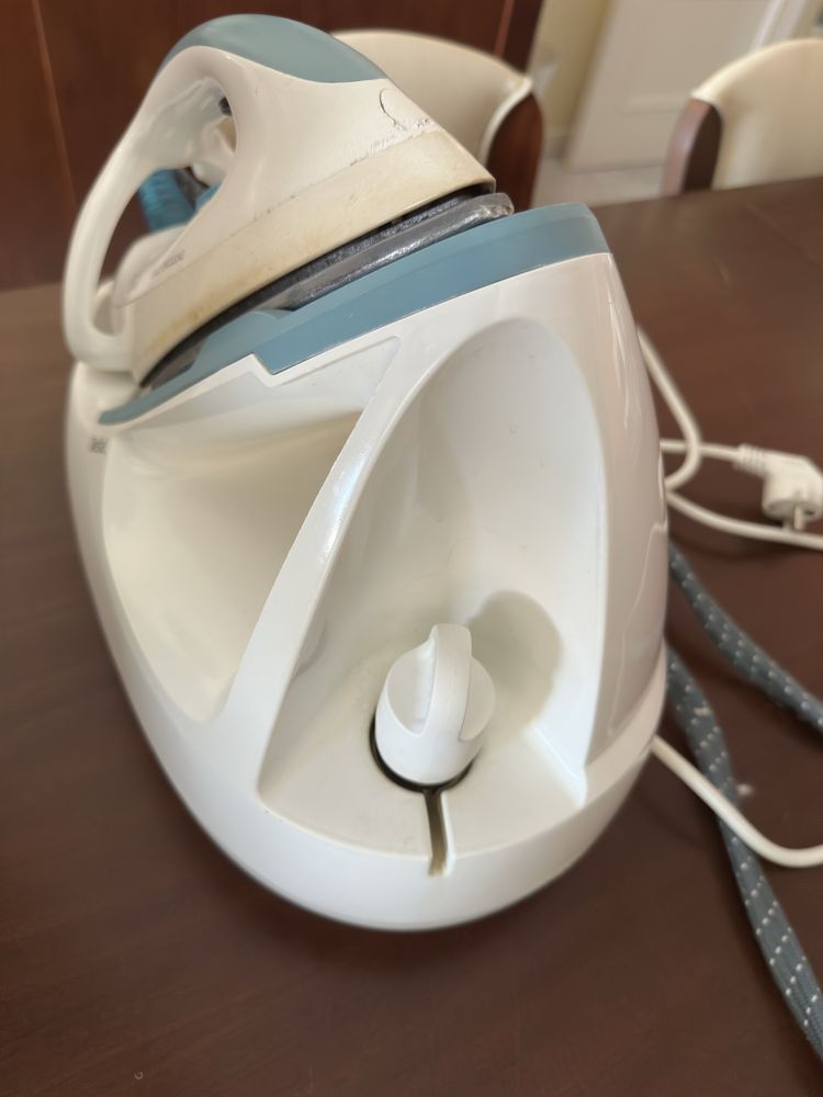 Ferro de engomar com caldeira Tefal