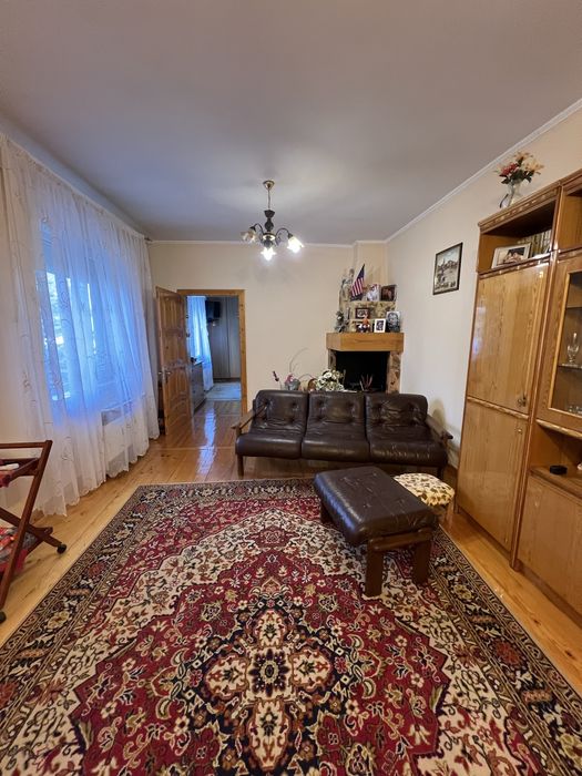 Будинок(центр)260 м², 2 входи, під 2 сім’ї, 10 соток, з пандусом