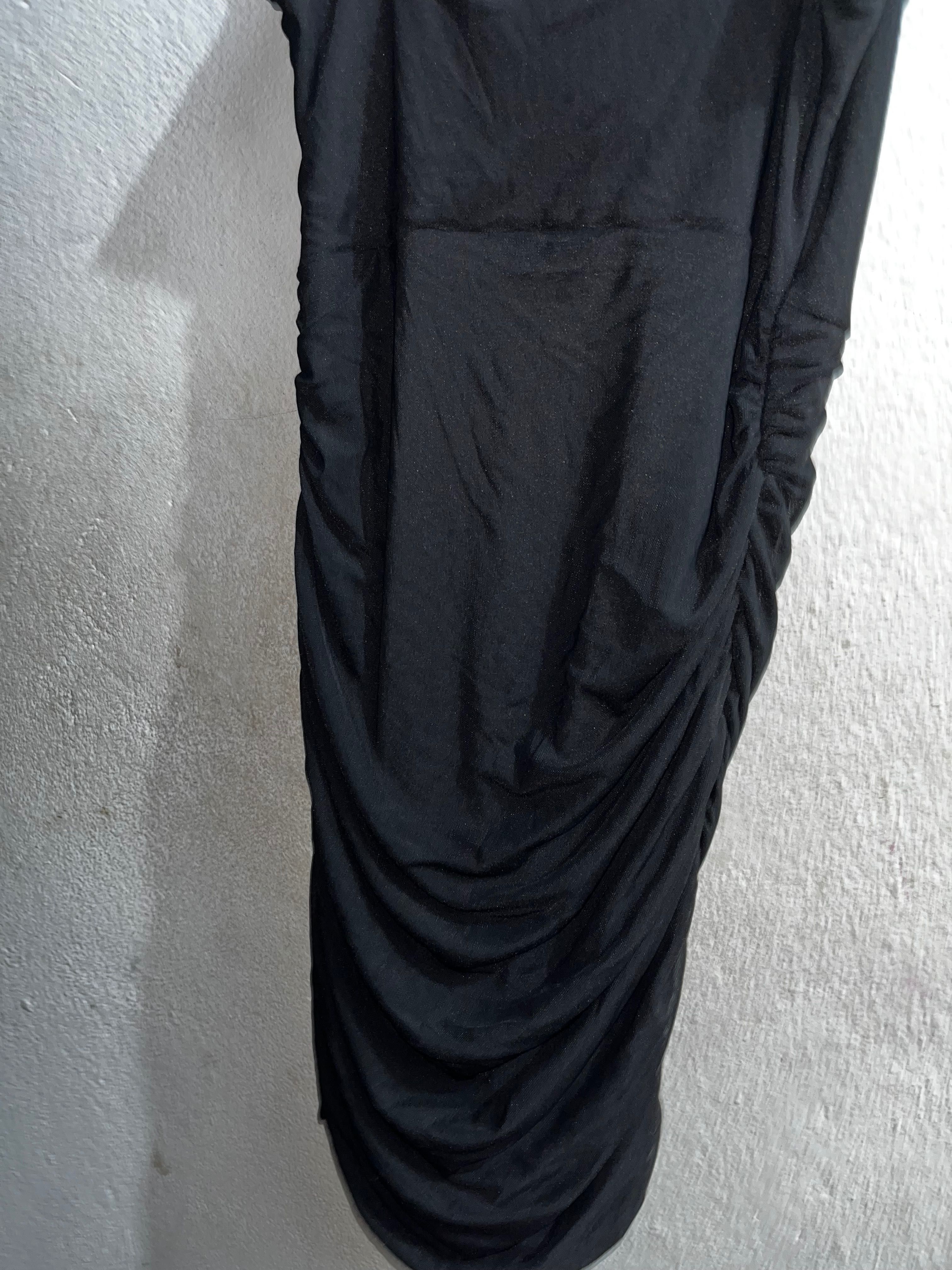 Vestido preto curto