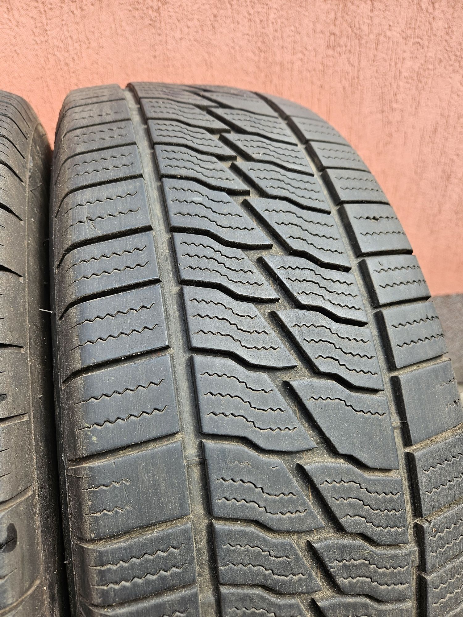 235 65 R16C Firestone VanHawk Multiseason 6mm  2szt