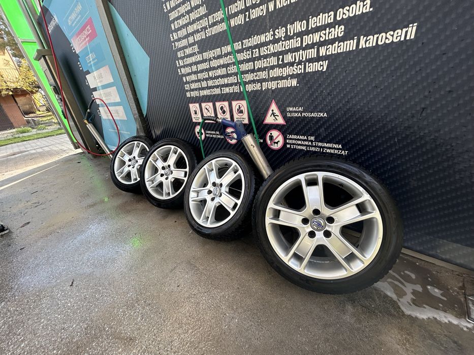 Sprzedam komplet kół zimowych 17” do Volvo C30