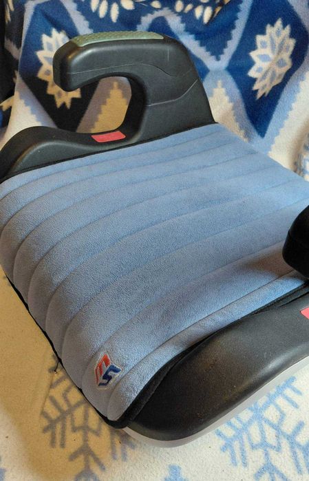 Бустер дитяче автокрісло