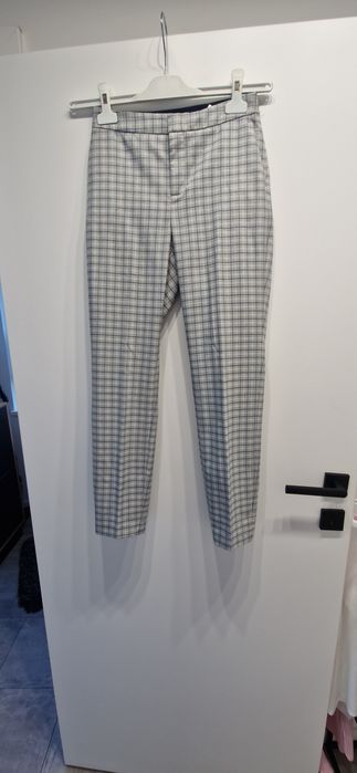 Spodnie damskie firmy Reserved