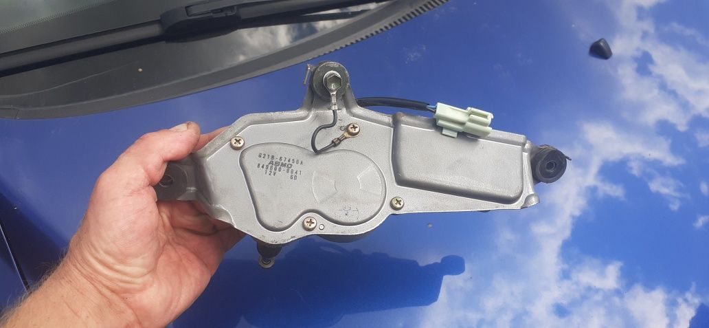 Silnik wycieraczki tylnej mazda 6 kombi 2002r