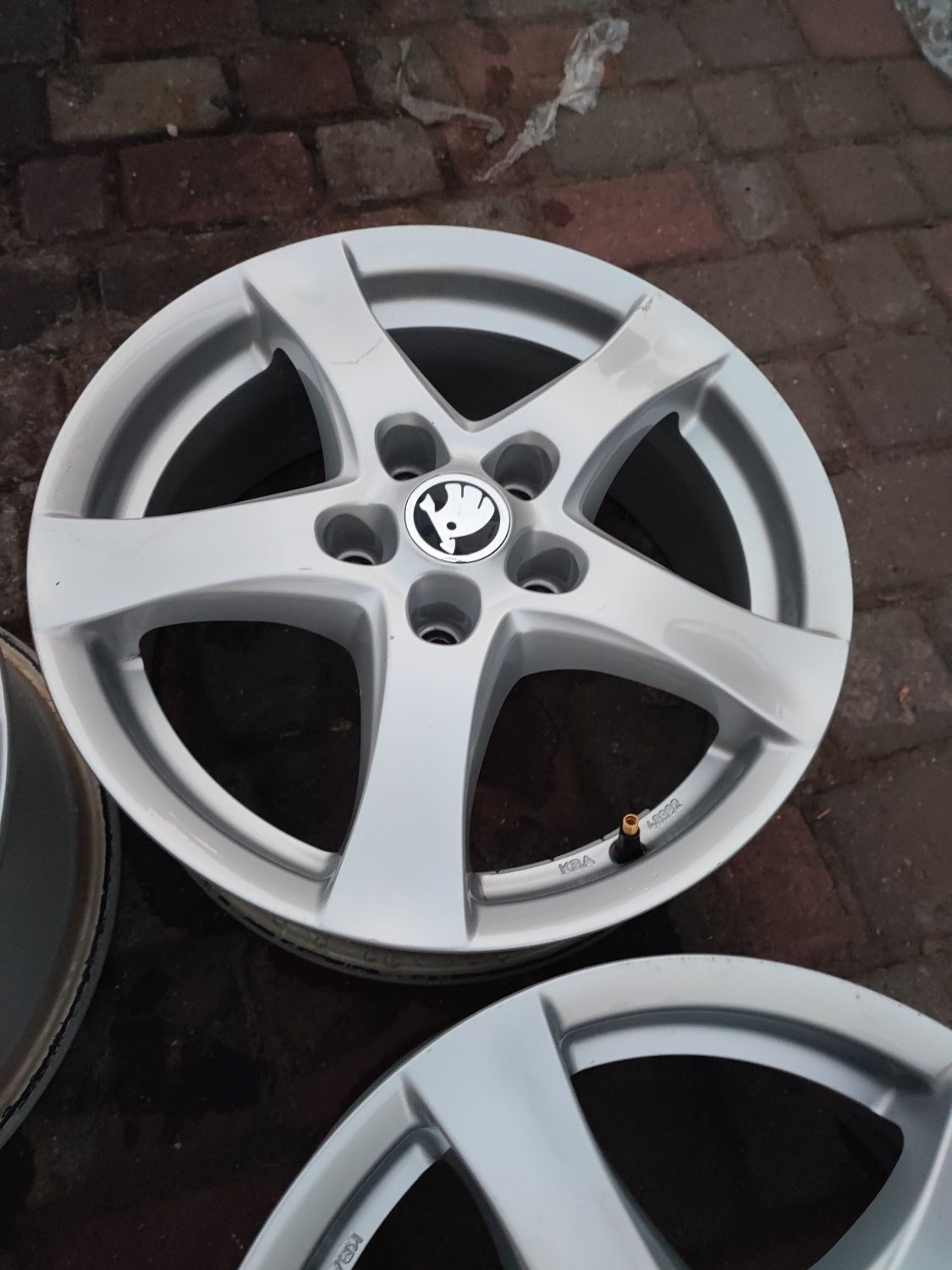 Felgi aluminiowe 16 Skoda Octavia II SuperB Yeti 5x112