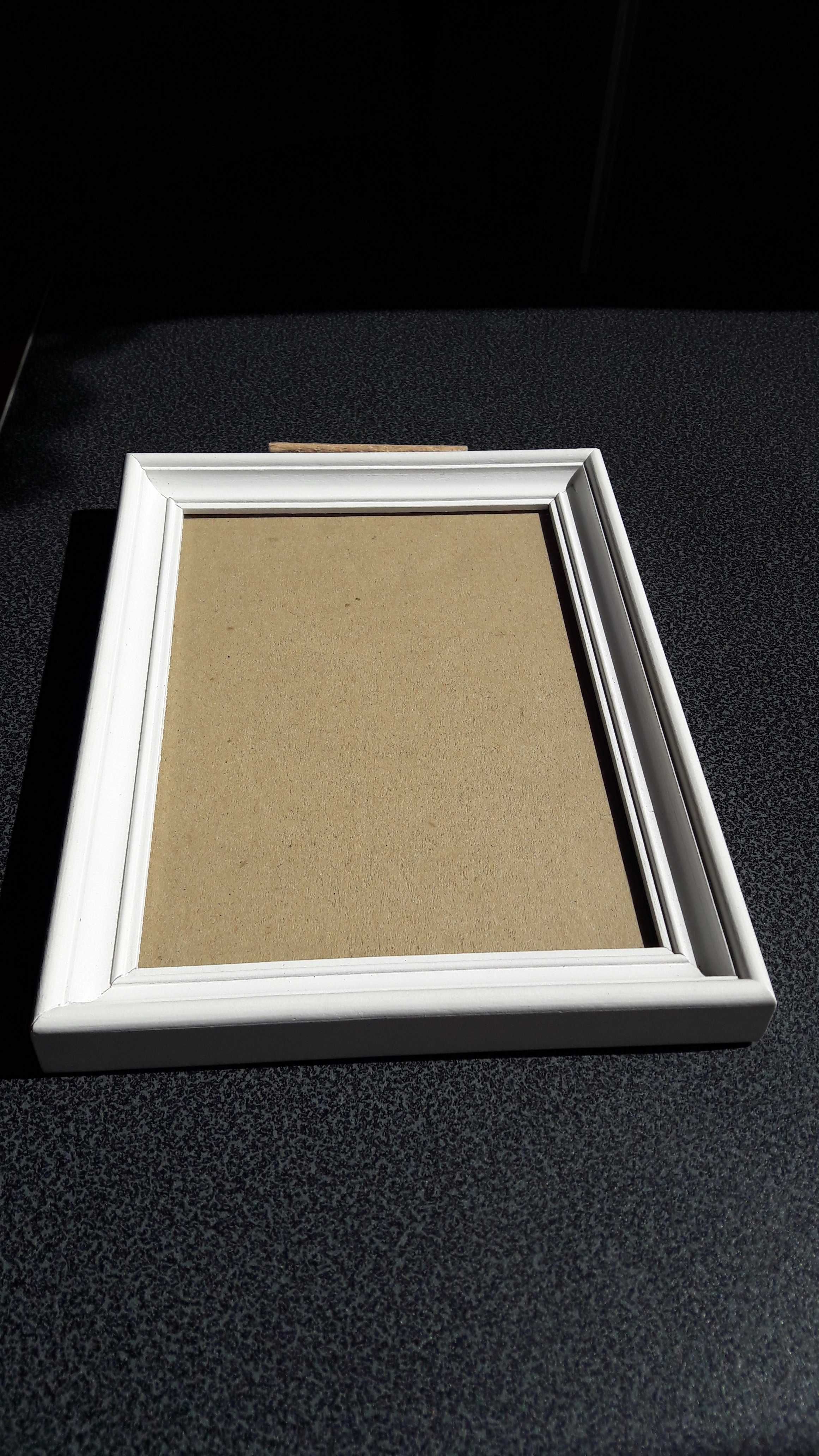 Ramka na zdjęcia drewniana biała solidna ze szkłem 15x20cm