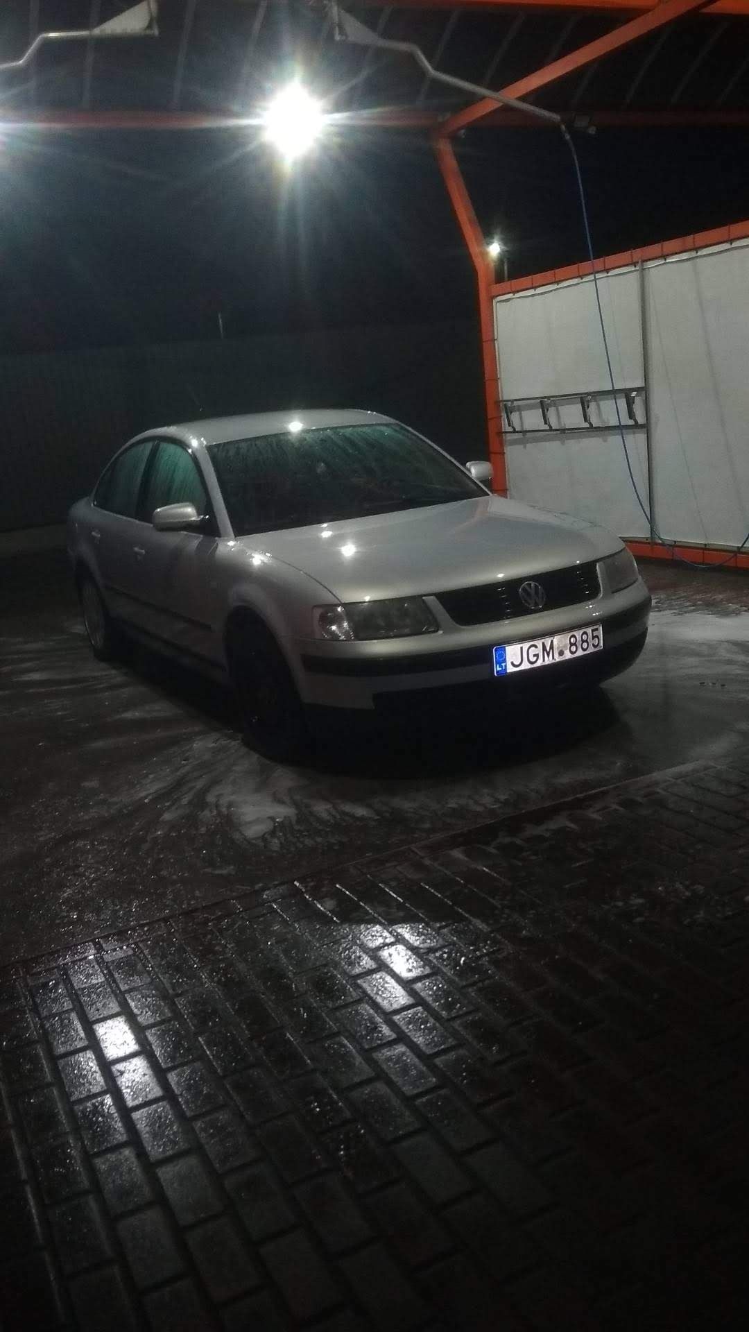 Volkswagen Passat B5 На Запчастини