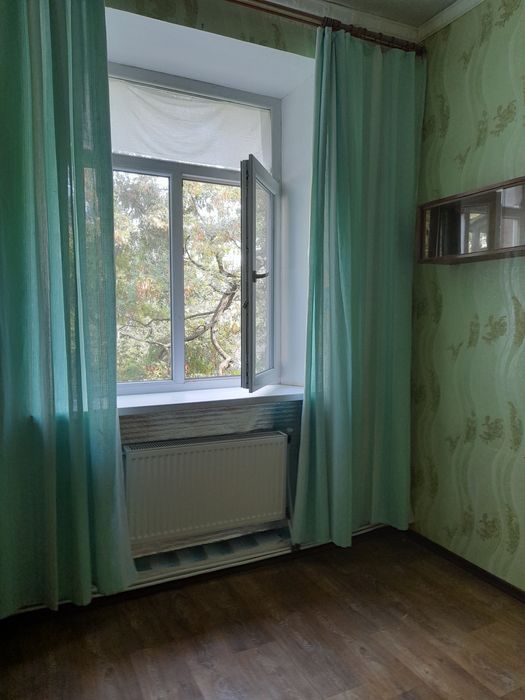 Продам 3х кімнатну квартиру/автономне газове  опалення/ КРЕС/ сталінка