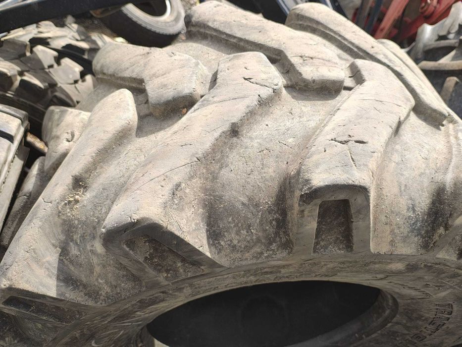 Opona przemysłowa 18-19.5 Camso ładowarka Manitou Merlo Mecalac