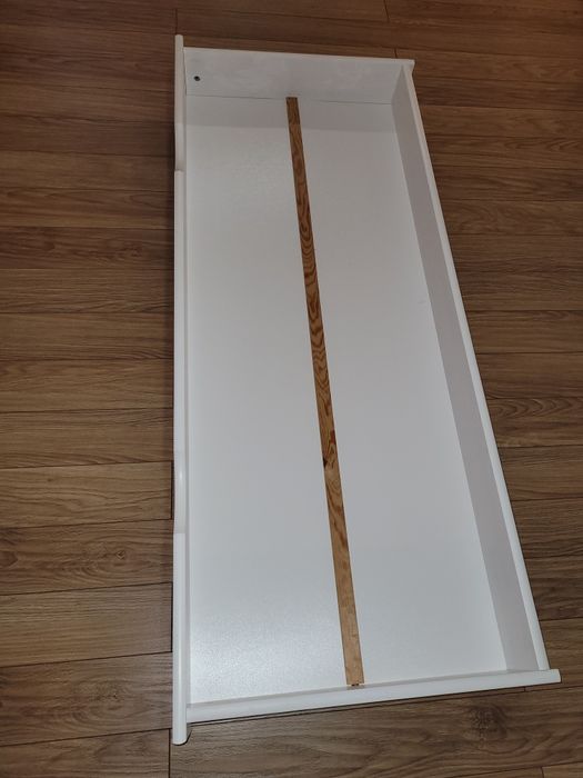 Szuflada pod łóżko