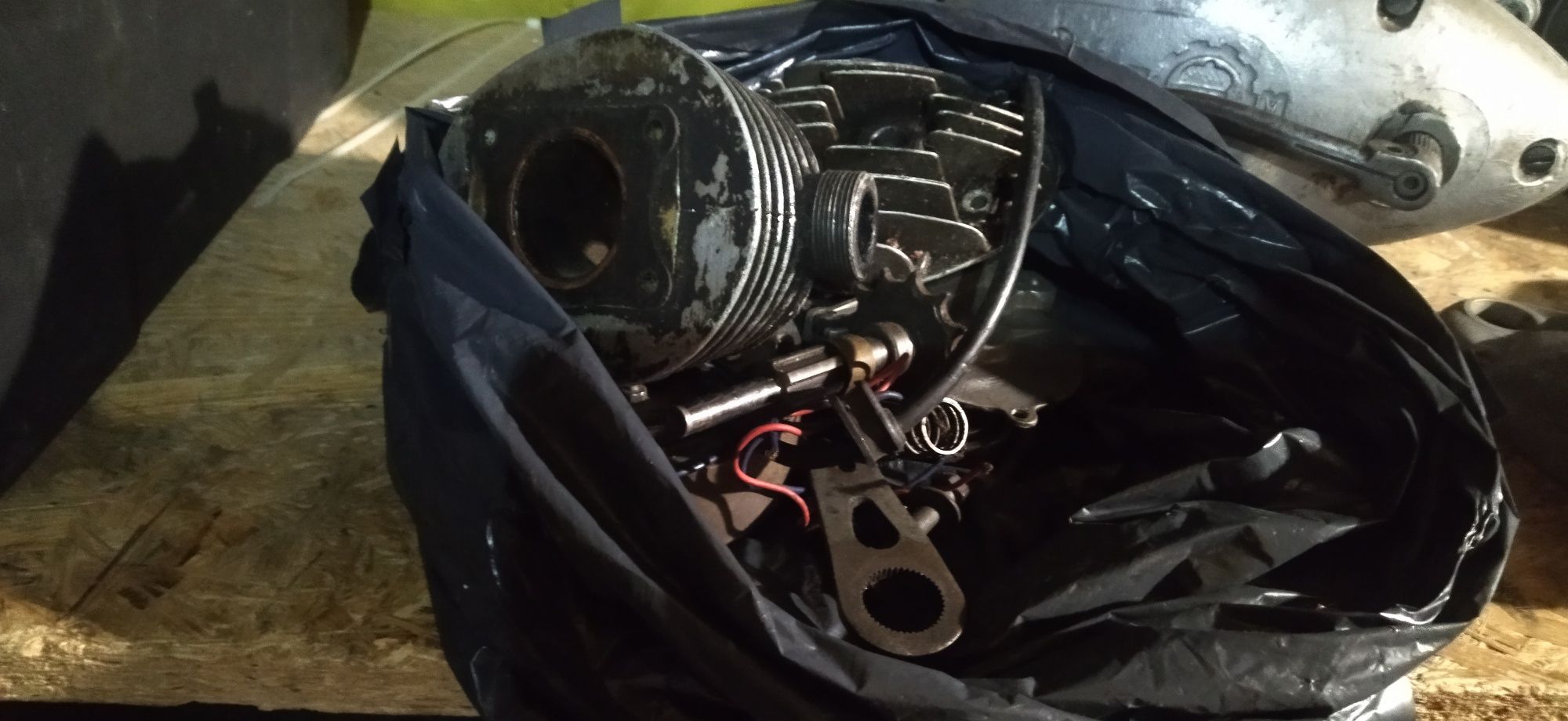 Alufelgi 17" vectra c Silnik wsk 125 rok 61 głeboki zaplon sztywniak