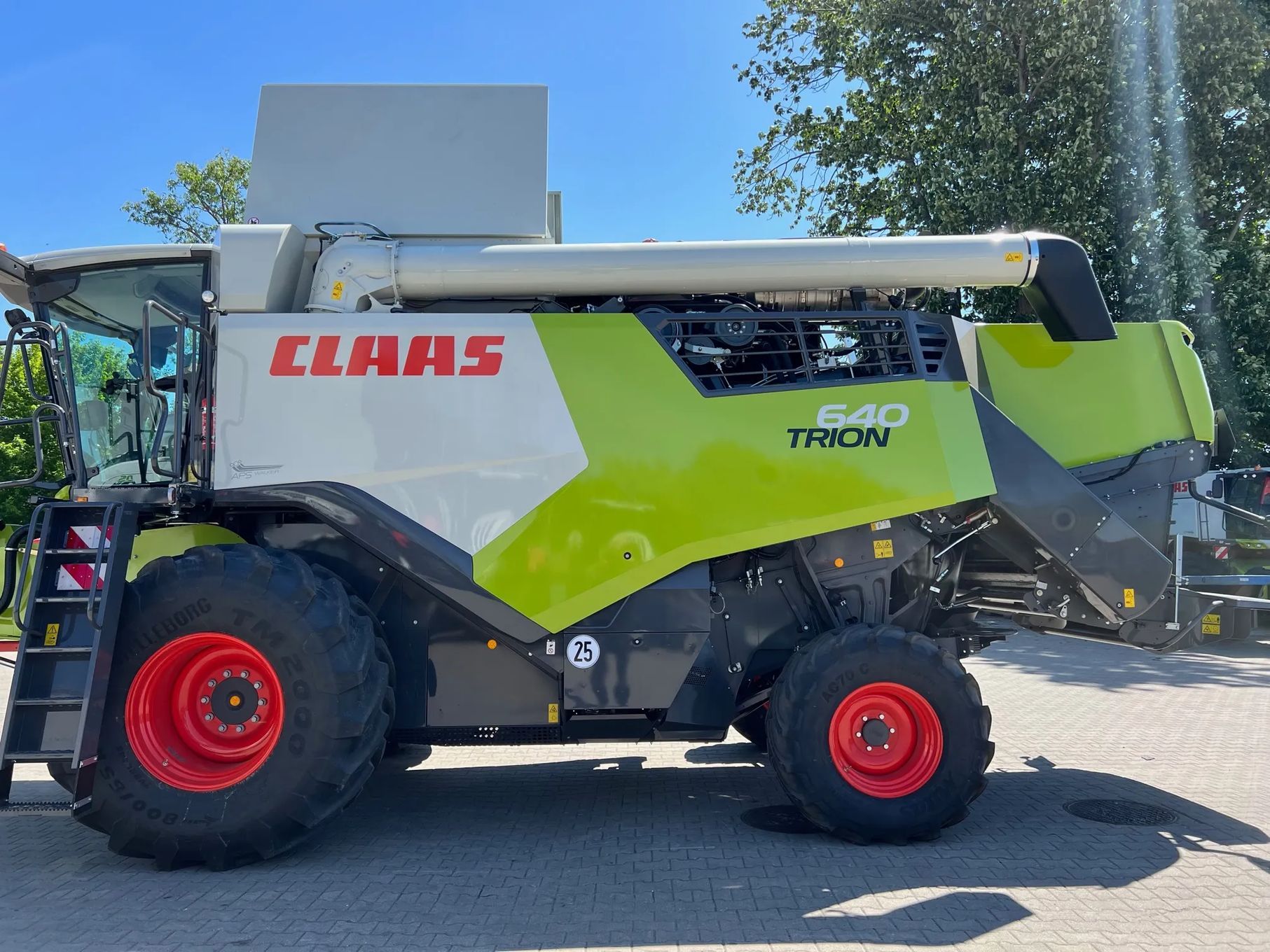 Claas TRION 640+Vario 620