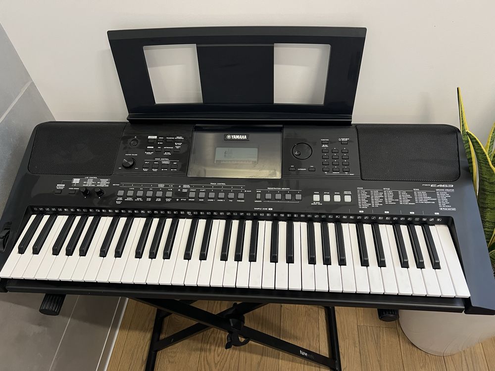 Cинтезатор YAMAHA PSR- E463