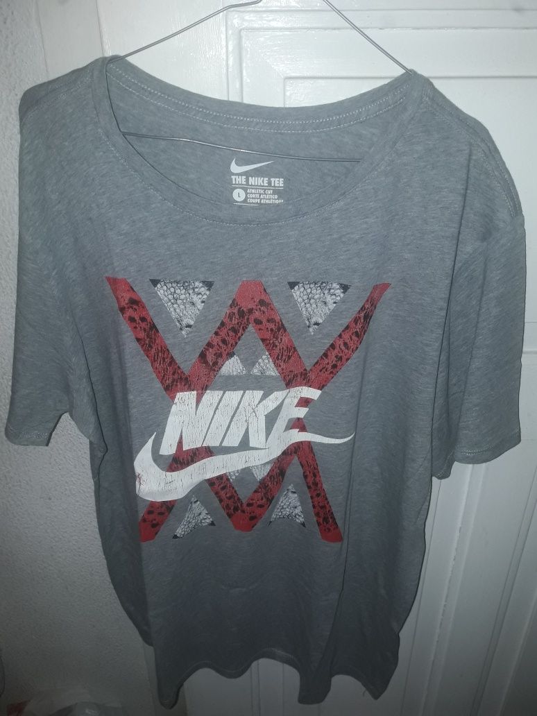 Vende se Camisola  Nike