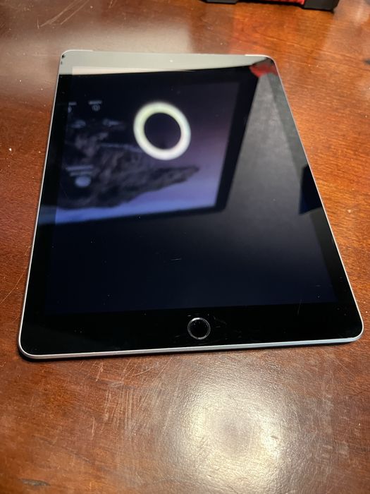 iPad 5 gen model A1823