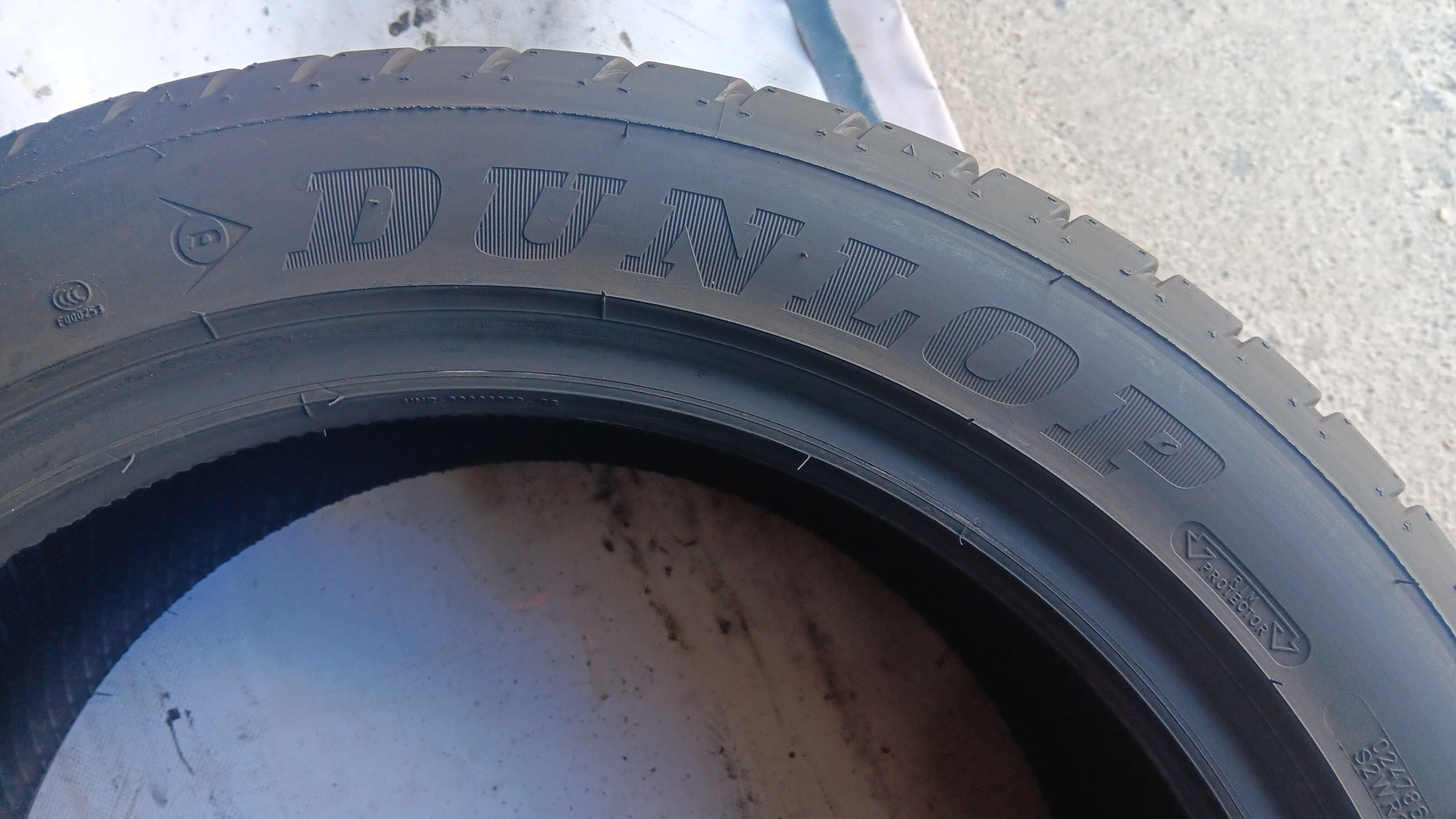 225/45/17 Dunlop sport maxx