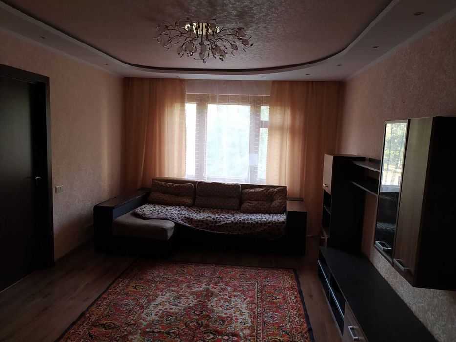 Здам квартиру двух кімнатну по вул.Космонавтів на 2 поверсі