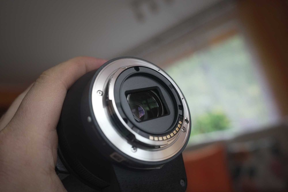 Obiektyw SONY E SELP18200 3.5-6.3/18-200 OSS Power Zoom APS-C