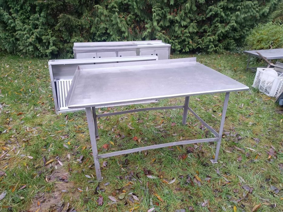 Stół produkcyjny ze stali nierdzewnej