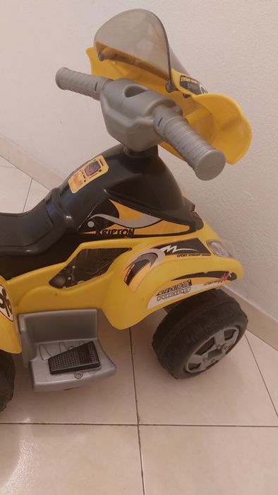 Mota eletrica 4x4 para Criança a bateria com carregador