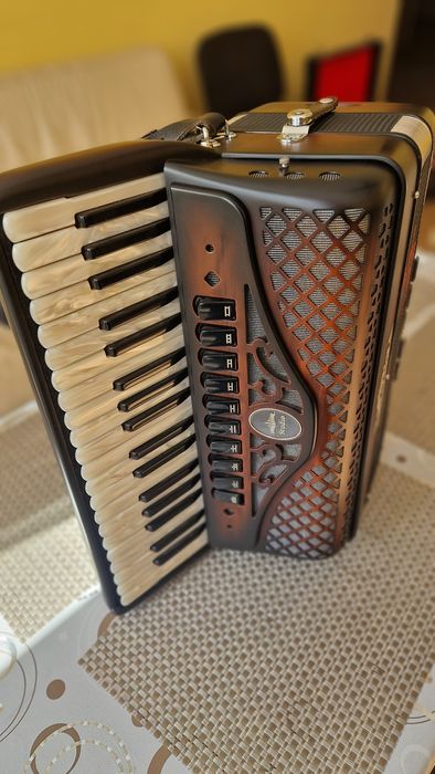 Akordeon Beltuna Studio IV 96M