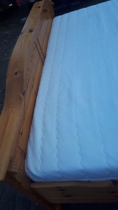 Solidne drewniane łóżko sypialniane 180cm na 200cm