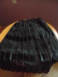 spodniczka plisowana czarna u gory na gumce a dl 56cm