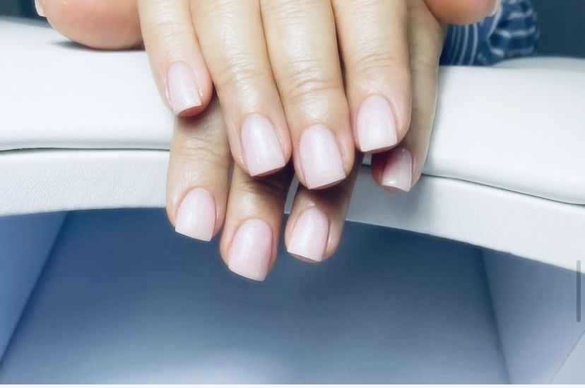 Манікюр ,наращування,педикюр