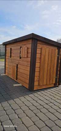 Kurnik drewniany domek
